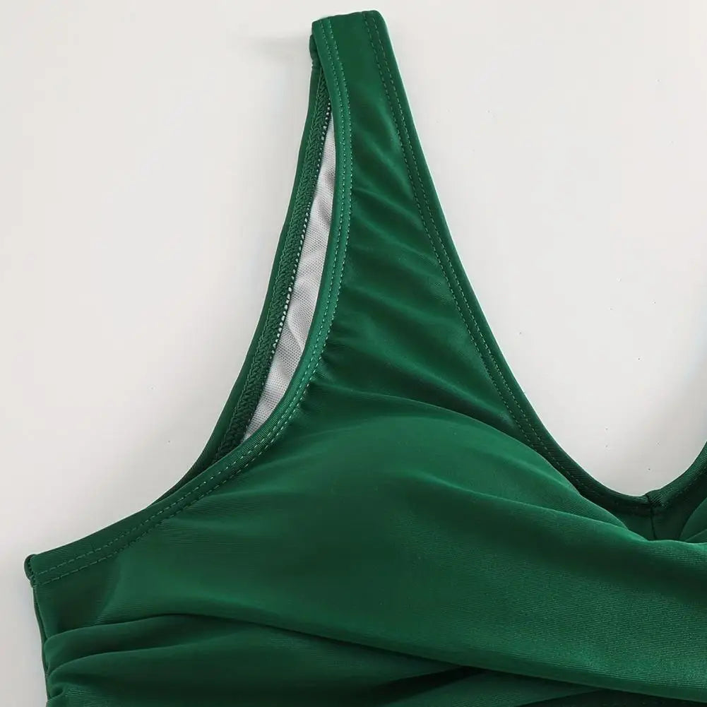 Sarena | Your tummy-shaping bikini set with a stylish V-neck